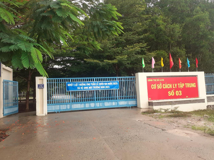 Trường học đã trở thành khu cách ly (Ảnh P.T) Trường học đã trở thành khu cách ly (Ảnh P.T)