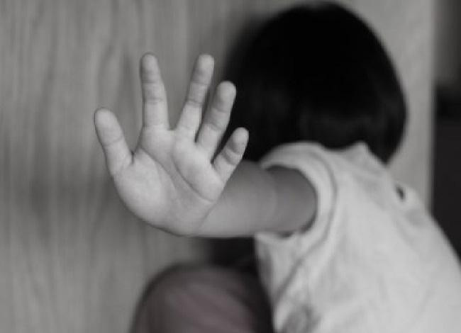 Dạy trẻ biết phản ứng mạnh nếu bị ai đụng chạm vào cơ thể (Ảnh minh họa VTV)