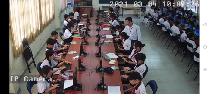 Thầy giáo H.N bên lớp dạy của mình (Ảnh nhân vật cung cấp) Thầy giáo H.N bên lớp dạy của mình (Ảnh nhân vật cung cấp)