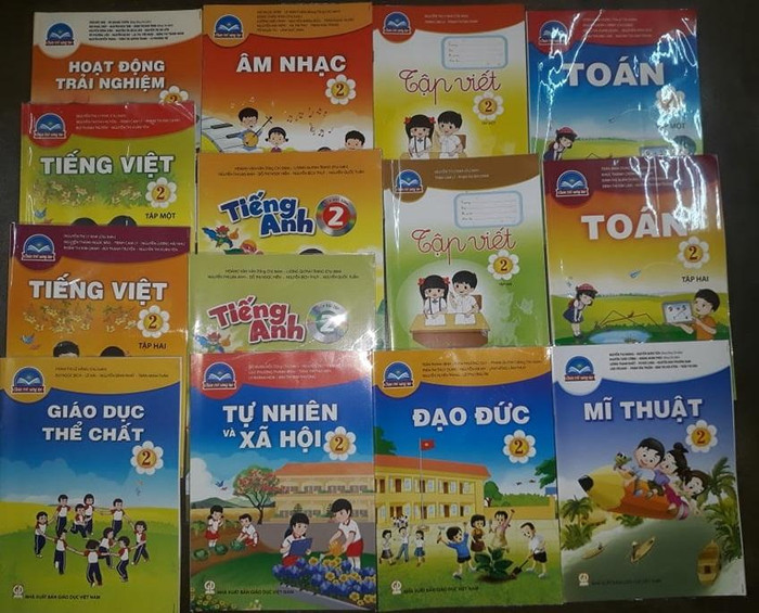 Bộ sách giáo khoa của học sinh lớp 1 ở nhiều trường học tại thị xã La Gi tỉnh Bình Thuận (Ảnh Đỗ Quyên) Bộ sách giáo khoa của học sinh lớp 1 ở nhiều trường học tại thị xã La Gi tỉnh Bình Thuận (Ảnh Đỗ Quyên)