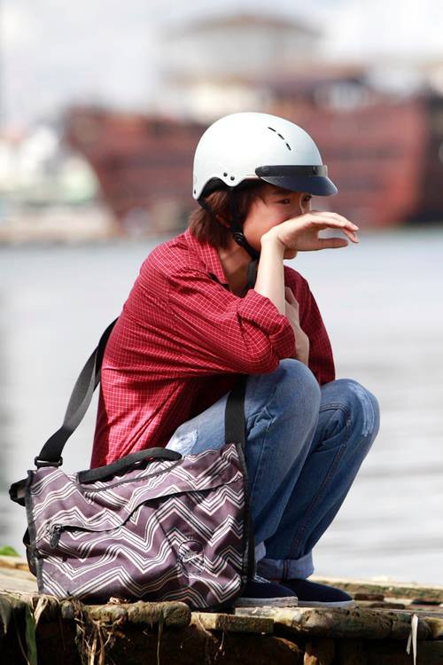 Minh Hằng chia sẻ hình ảnh khóc nức nở trong một cảnh quay của phim "Vừa đi vừa khóc" mà cô đang đảm nhận. Minh Hằng chia sẻ hình ảnh khóc nức nở trong một cảnh quay của phim "Vừa đi vừa khóc" mà cô đang đảm nhận.