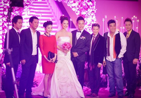 Jennifer Phạm hạnh phúc trong đám cưới với chú rể Đức Hải.