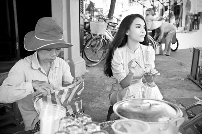 Yến Trang chia sẻ trên trang cá nhân về dự án sắp ra mắt. Nữ ca sĩ cho biết: "New single ....coming soon...Sắp ra mắt sản phẩm với 1 hình ảnh mới...mọi người nhớ ủng hộ cho mình với nhé... Nice day cả nhà...chụt chụt". Yến Trang chia sẻ trên trang cá nhân về dự án sắp ra mắt. Nữ ca sĩ cho biết: "New single ....coming soon...Sắp ra mắt sản phẩm với 1 hình ảnh mới...mọi người nhớ ủng hộ cho mình với nhé... Nice day cả nhà...chụt chụt".