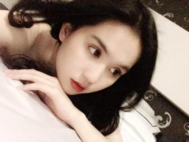 Ngọc Trinh chia sẻ tâm sự đầy tâm trạng: "Cần phải lắng nghe nhau nhiều hơn nếu còn thật lòng yêu nhau. Cần phải tin nhau để muốn còn bên nhau thật dài lâu". Ngọc Trinh chia sẻ tâm sự đầy tâm trạng: "Cần phải lắng nghe nhau nhiều hơn nếu còn thật lòng yêu nhau. Cần phải tin nhau để muốn còn bên nhau thật dài lâu".