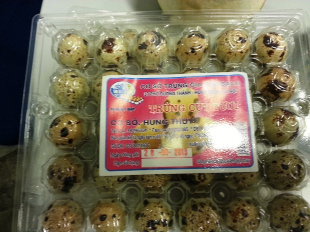 Sản phẩm đã hết hạn sử dụng được gần 3 tháng nhưng Metro Hoàng Mai vẫn bày bán bình thường. Sản phẩm đã hết hạn sử dụng được gần 3 tháng nhưng Metro Hoàng Mai vẫn bày bán bình thường.