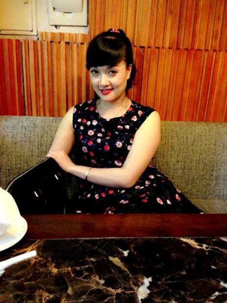Vân Dung chia sẻ tâm trạng hạnh phúc trên trang cá nhân cùng chú thích: "Ôi trời mưa quá.........đáng lẽ phải buồn chứ nhỉ......! Thế mà tại sao mình chẳng thấy buồn, chỉ thấy vui và hạnh phúc thôi!!!!!" Vân Dung chia sẻ tâm trạng hạnh phúc trên trang cá nhân cùng chú thích: "Ôi trời mưa quá.........đáng lẽ phải buồn chứ nhỉ......! Thế mà tại sao mình chẳng thấy buồn, chỉ thấy vui và hạnh phúc thôi!!!!!"