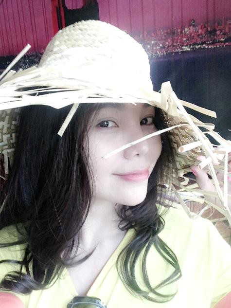 Trà Ngọc Hằng chia sẻ hình ảnh tràn đầy sức sống cùng lời tâm sự: "Bao nhiêu quá khứ hãy để qua đi...làm lại từ đầu...". Trà Ngọc Hằng chia sẻ hình ảnh tràn đầy sức sống cùng lời tâm sự: "Bao nhiêu quá khứ hãy để qua đi...làm lại từ đầu...".