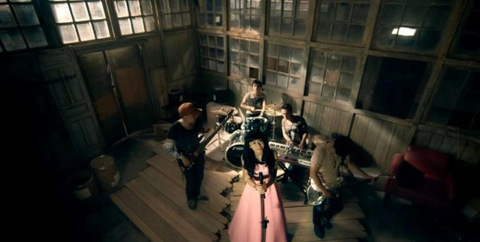 Văn Mai Hương đăng tải ảnh, cô cho biết, đây là hình ảnh trong MV sắp ra mắt. Cô nóng lòng chia sẻ: "Can't wait my new MV..." Văn Mai Hương đăng tải ảnh, cô cho biết, đây là hình ảnh trong MV sắp ra mắt. Cô nóng lòng chia sẻ: "Can't wait my new MV..."