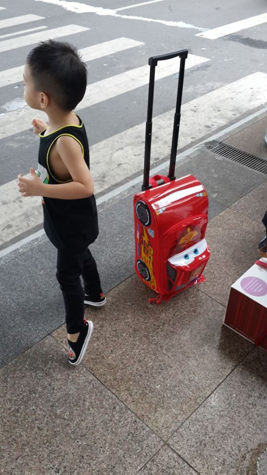 Hồ Ngọc Hà khoe ảnh con trai "Đi du lịch bụi" nhân ngày sinh nhật. Đồng thời cô nói hộ con lời cám ơn tới bạn bè đã quan tâm, gửi lời chúc mừng sinh nhật tới con trai mình: "... Subeo cảm ơn mọi người nhìu lắm...". Hồ Ngọc Hà khoe ảnh con trai "Đi du lịch bụi" nhân ngày sinh nhật. Đồng thời cô nói hộ con lời cám ơn tới bạn bè đã quan tâm, gửi lời chúc mừng sinh nhật tới con trai mình: "... Subeo cảm ơn mọi người nhìu lắm...".