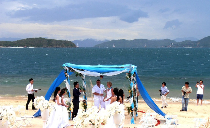 Nghi lễ kết hôn người theo công giáo trước Cha Nghi lễ kết hôn người theo công giáo trước Cha