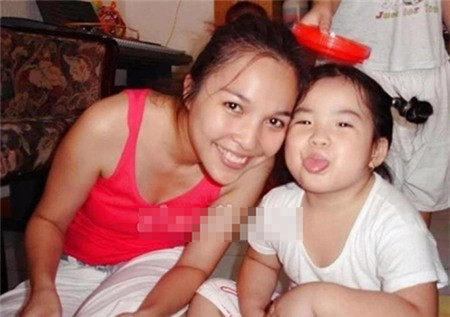 Huấn luyện viên Giọng hát Việt nhí - ca sĩ Hiền Thục xinh đẹp chụp hình cùng con gái với gương mặt không son phấn Huấn luyện viên Giọng hát Việt nhí - ca sĩ Hiền Thục xinh đẹp chụp hình cùng con gái với gương mặt không son phấn