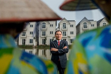 Hình ảnh tỷ phú USD đầu tiên của Việt Nam trên tạp chí Forbes phiên bản điện tử quốc tế.