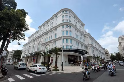 Vincom A - nơi tập trung các cửa hàng đồ hiệu tại TP.HCM, biểu tượng mới về tiêu dùng.