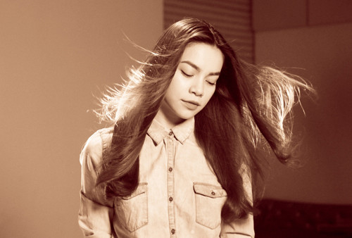 Cám ơn cha - DVD Single Hồ Ngọc Hà và những người bạn sẽ chính thức ra mắt vào ngày 6.6. Cám ơn cha - DVD Single Hồ Ngọc Hà và những người bạn sẽ chính thức ra mắt vào ngày 6.6.