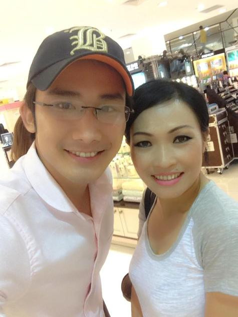 Phương Thanh chúc mừng sinh nhật người em Chí Thiện trên trang cá nhân. Cô cho biết: "Hôm nay sinh nhật Chí Thiện, Chanh đang đi mua quà tặng nè". Phương Thanh chúc mừng sinh nhật người em Chí Thiện trên trang cá nhân. Cô cho biết: "Hôm nay sinh nhật Chí Thiện, Chanh đang đi mua quà tặng nè".