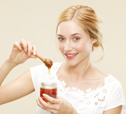 Khi mật ong xuất hiện các bọt khí thì không nên để lâu. Khi mật ong xuất hiện các bọt khí thì không nên để lâu.