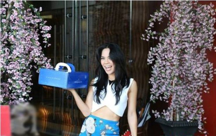 Trúc Linh hạnh phúc trong ngày sinh nhật. Trúc Linh hạnh phúc trong ngày sinh nhật.
