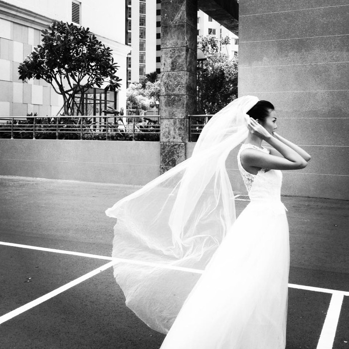 Hình ảnh "Cô dâu chạy trốn" được Thanh Hằng chia sẻ trên trang cá nhân được thành viên mạng vô cùng yêu thích. Hình ảnh "Cô dâu chạy trốn" được Thanh Hằng chia sẻ trên trang cá nhân được thành viên mạng vô cùng yêu thích.