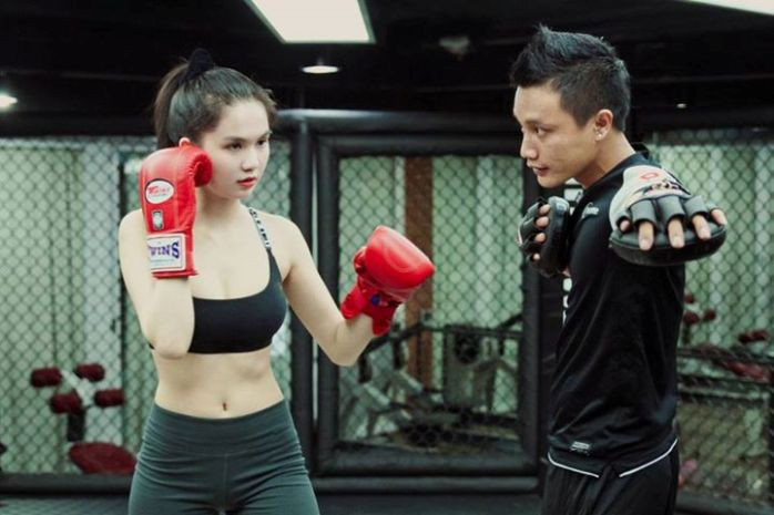 Ngọc Trinh lột xác với hình ảnh cá tính nhưng không khỏi cuốn hút. Cô hóa thân thành một vận động viên boxing xinh đẹp, mạnh mẽ. Ngọc Trinh lột xác với hình ảnh cá tính nhưng không khỏi cuốn hút. Cô hóa thân thành một vận động viên boxing xinh đẹp, mạnh mẽ.