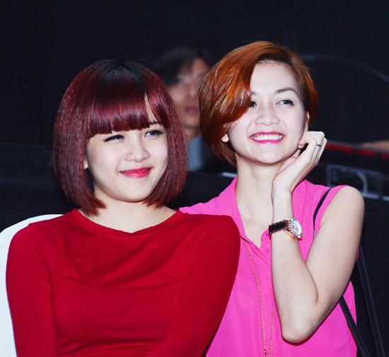 Thiều Bảo Trâm - cô em gái xinh xắn của Thiều Bảo Trang, được biết tới ở khá nhiều cuộc thi âm nhạc dành cho học sinh- sinh viên. Thiều Bảo Trâm SN 9/9/1994, đang học Trường Cao đẳng nghệ thuật Hà Nội. Thành tích: Giải 4 Ngôi nhà âm nhạc 2012; Giải 4 tiếng ca học đường 2011. Thiều Bảo Trâm - cô em gái xinh xắn của Thiều Bảo Trang, được biết tới ở khá nhiều cuộc thi âm nhạc dành cho học sinh- sinh viên. Thiều Bảo Trâm SN 9/9/1994, đang học Trường Cao đẳng nghệ thuật Hà Nội. Thành tích: Giải 4 Ngôi nhà âm nhạc 2012; Giải 4 tiếng ca học đường 2011.