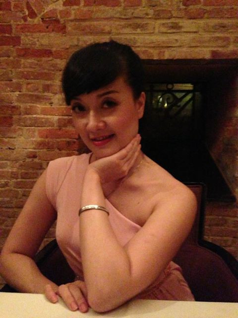 "Hạnh phúc ....tình yêu và cảm xúc.....một buổi tối tuyệt vời....!" - Nghệ sì hài Vân Dung chia sẻ.