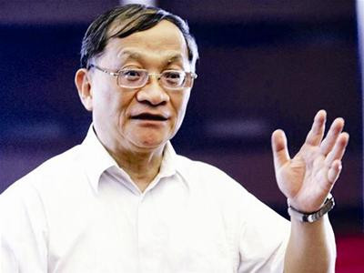 TS Lê Đăng Doanh – nguyên Viện trưởng Viện Nghiên cứu quản lý kinh tế trung ương (CIEM): Coca Cola nói vậy là đang thách thức các DN Việt Nam”. TS Lê Đăng Doanh – nguyên Viện trưởng Viện Nghiên cứu quản lý kinh tế trung ương (CIEM): Coca Cola nói vậy là đang thách thức các DN Việt Nam”.