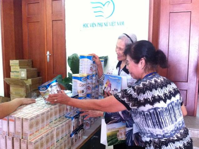 Các sản phẩm sữa bảo vệ sức khỏe người cao tuổi của Vinamilk được quan tâm đặc biệt. Các sản phẩm sữa bảo vệ sức khỏe người cao tuổi của Vinamilk được quan tâm đặc biệt.