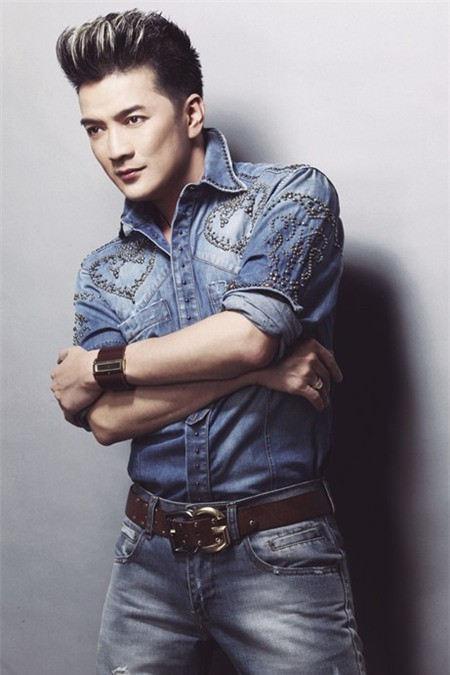 “Không nên vội vàng khen ngợi tôi nào là “duyên quá, ứng xử nhanh quá, chặt chém xuất sắc...”. Tôi không dễ bị ảo tưởng hay bay trên trời đâu”. “Không nên vội vàng khen ngợi tôi nào là “duyên quá, ứng xử nhanh quá, chặt chém xuất sắc...”. Tôi không dễ bị ảo tưởng hay bay trên trời đâu”.