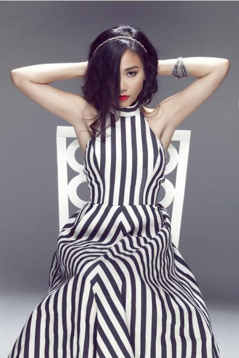 Đoan Trang xuất hiện với hình ảnh cá tính kèm lời tâm sự: "Sân si, hơn thua, bồng bột thì dễ. Làm sao để giữ cho đời sống của một nghệ sỹ được cân bằng mới là điều khó". Đoan Trang xuất hiện với hình ảnh cá tính kèm lời tâm sự: "Sân si, hơn thua, bồng bột thì dễ. Làm sao để giữ cho đời sống của một nghệ sỹ được cân bằng mới là điều khó".