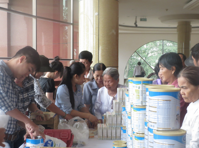 Người cao tuổi tại Tiền Giang rất quan tâm đến các sản phẩm của Vinamilk. Người cao tuổi tại Tiền Giang rất quan tâm đến các sản phẩm của Vinamilk.