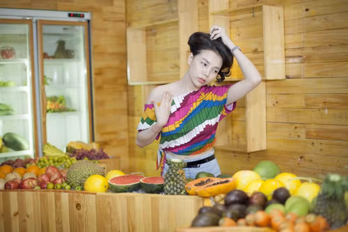 Trà Ngọc Hằng - bà chủ quán trái cây