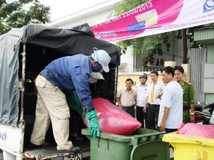 Tiêu hủy gần 500 kg nội tạng lợn Tiêu hủy gần 500 kg nội tạng lợn