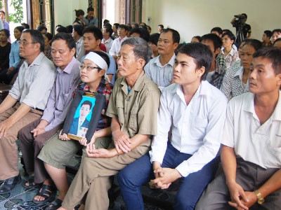 Đang xử vụ giết người, cướp vàng ở Hưng Yên ảnh 4 Đang xử vụ giết người, cướp vàng ở Hưng Yên, An ninh Xã hội, cuop tiem vang o hung yen, khoi to, cuop tiem vang, tang vat cuop tiem vang, xa sung cuop tiem vang, le van luyen, an mang, toi pham, bao, tin hot, tin hay