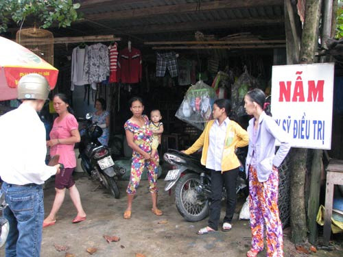 Đùng đùng động đất lúc nửa đêm ảnh 3 Đùng đùng động đất lúc nửa đêm, Tin tức Việt Nam, Tin tức trong ngày, dong dat o quang nam, dong dat, thuy dien song tranh 2, dong dat o bac tra my, tam chan, rung chan, dong dat lien tiep, thiet hai do dong dat, so tan dan, quan doi, tin tuc, tin hot, vn