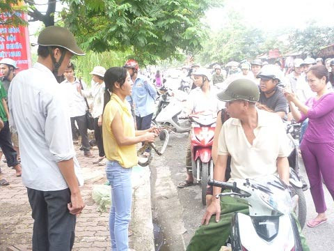Công khai bán rắn trên vỉa hè Thủ đô ảnh 3 Công khai bán rắn trên vỉa hè Thủ đô, Tin tức trong ngày, ban ran, ban dong vat, ran, ran quy, bao, tin tuc, tin hot, tin hay, vn