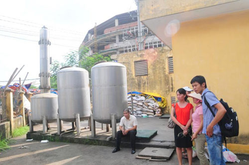 Ở chung cư tiền tỉ, uống nước cực độc ảnh 4 Ở chung cư tiền tỉ, uống nước cực độc, Tin tức trong ngày, nuoc nhiem thach tin, chung cu tien ti, nuoc nhiem doc, nhiem doc, nuoc sinh hoat, mau nuoc, khu chung cu, bao, tin tuc, tin hot, tin hay, vn