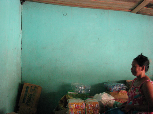 Đùng đùng động đất lúc nửa đêm ảnh 2 Đùng đùng động đất lúc nửa đêm, Tin tức Việt Nam, Tin tức trong ngày, dong dat o quang nam, dong dat, thuy dien song tranh 2, dong dat o bac tra my, tam chan, rung chan, dong dat lien tiep, thiet hai do dong dat, so tan dan, quan doi, tin tuc, tin hot, vn