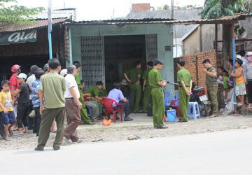 Người vợ trẻ treo cổ trong phòng trọ ảnh 1