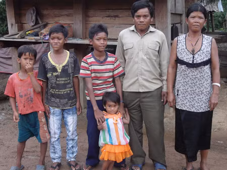 Già làng HBlâm đau xót kể cho chúng tôi nghe về hủ tục đầy rùng rợn của đồng bào mình