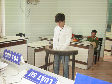 Bị cáo Nguyễn Chí Thành tại phiên tòa phúc thẩm. Bị cáo Nguyễn Chí Thành tại phiên tòa phúc thẩm.