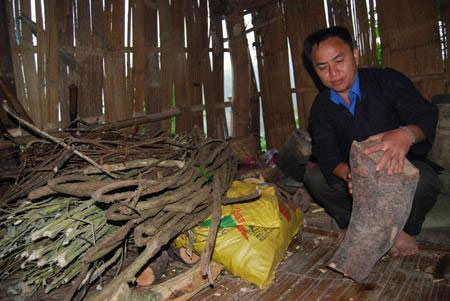 Người khiến "quỷ thần phải khiếp sợ" ảnh 2 Người khiến "quỷ thần phải khiếp sợ", Tin tức trong ngày, bai thuoc, chua benh, vung cao, ban lang, dan ban, vung xa xoi, dan toc thieu so, chua benh cuu nguoi, tint uc, tin nhanh, tin hot, vn