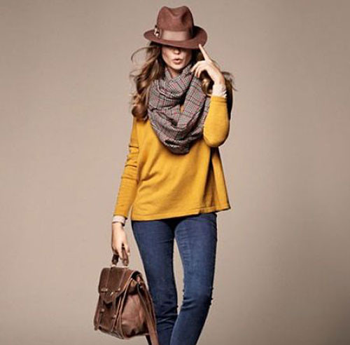 Tận dụng chiếc khăn để che bớt vòng 1 tương đối đẫy đà.