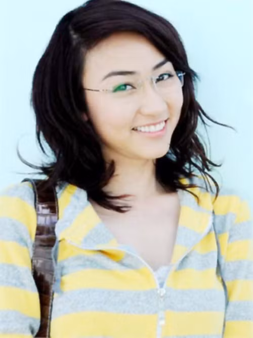 Một Ngân Khánh trẻ trung, tươi tắn ngày nào. Một Ngân Khánh trẻ trung, tươi tắn ngày nào.