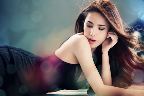 Dù chưa một lần lên tiếng về chuyện dao kéo, nhưng rõ ràng cô đã lột xác hoàn toàn, quyến rũ, gợi cảm hơn. Dù chưa một lần lên tiếng về chuyện dao kéo, nhưng rõ ràng cô đã lột xác hoàn toàn, quyến rũ, gợi cảm hơn.