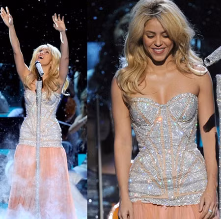 "Chị già" của Pique trông cứ như một nàng tiên vậy. Xem thêm: Sao Hollywood/ Sao Hoa ngữ/ Sao Hàn/ Sao Việt