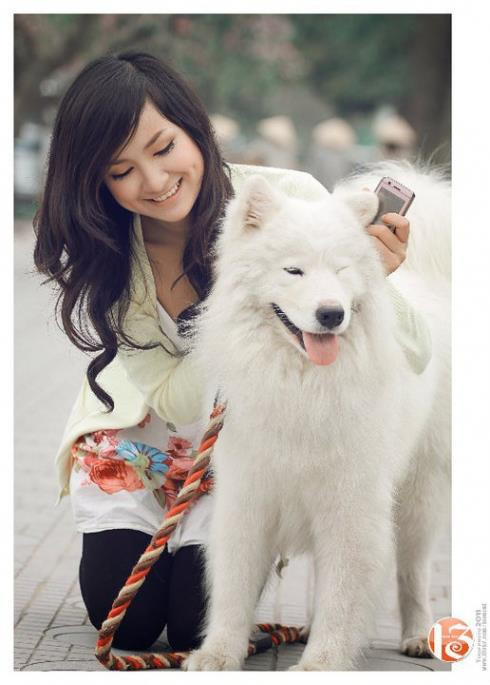 Những bức hình chụp chung với cún cưng của teen girl Hồng Trần cũng nhận được nhiều comment từ cư dân mạng. Những bức hình chụp chung với cún cưng của teen girl Hồng Trần cũng nhận được nhiều comment từ cư dân mạng.