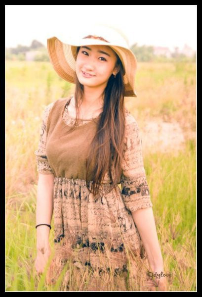 Theo thông tin trên Facebook, Thu Trang hiện đang là nữ sinh của trường Cao đẳng cộng đồng Hải Phòng. Theo thông tin trên Facebook, Thu Trang hiện đang là nữ sinh của trường Cao đẳng cộng đồng Hải Phòng.