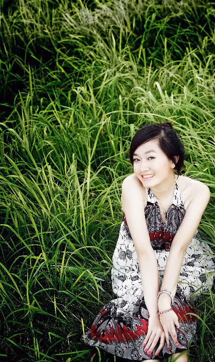 Sở hữu nước da trắng ngần, teen girl Khánh Huyền không lạm dụng quá nhiều son phấn, điểm nhấn trên gương mặt trang điểm của cô là đôi mắt vẽ liner tự nhiên và màu son môi ánh hồng tự nhiên. Sở hữu nước da trắng ngần, teen girl Khánh Huyền không lạm dụng quá nhiều son phấn, điểm nhấn trên gương mặt trang điểm của cô là đôi mắt vẽ liner tự nhiên và màu son môi ánh hồng tự nhiên.