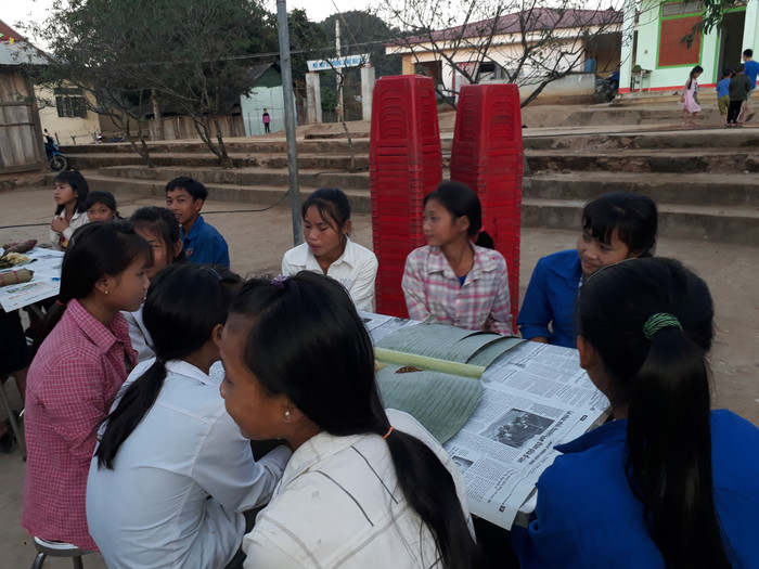 Học sinh đang háo hức chờ đợi đến phần thi gói bánh chưng (Ảnh nhà trường cung cấp) Học sinh đang háo hức chờ đợi đến phần thi gói bánh chưng (Ảnh nhà trường cung cấp)