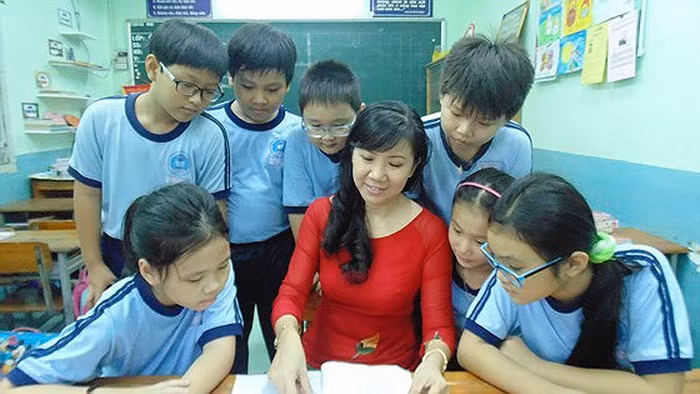 Việc dạy học và giáo dục học sinh ở trường hãy để thầy cô được quyền chủ động (Ảnh minh họa Báo Sài gòn giải phóng)